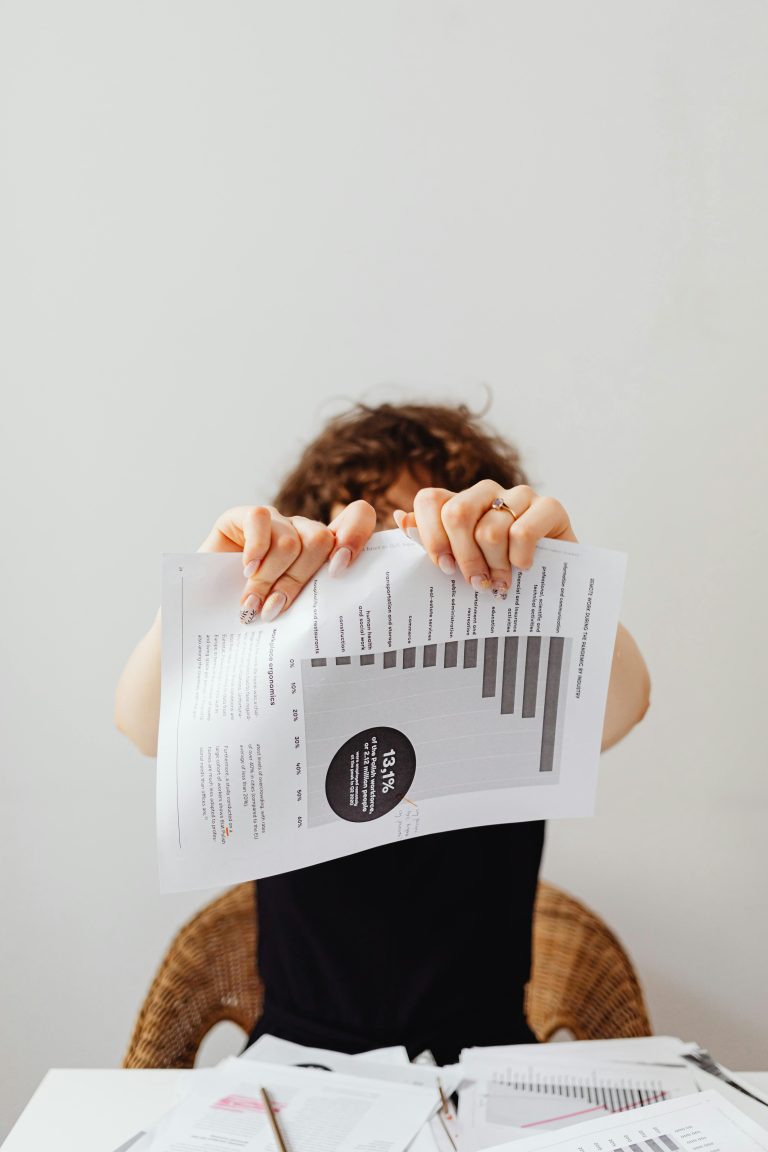 ¿Empresa paralizada al 50%? Soluciones legales ante la parálisis de una empresa